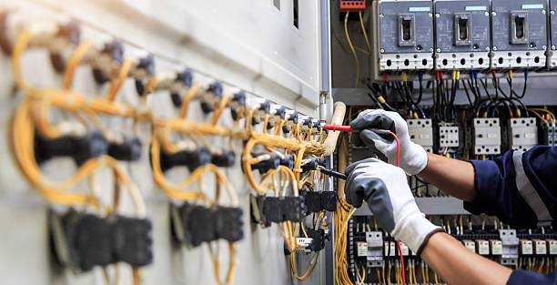 Professional Electrician technician working in Augusta, GA